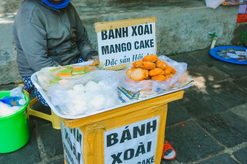Khu bếp mở của quán